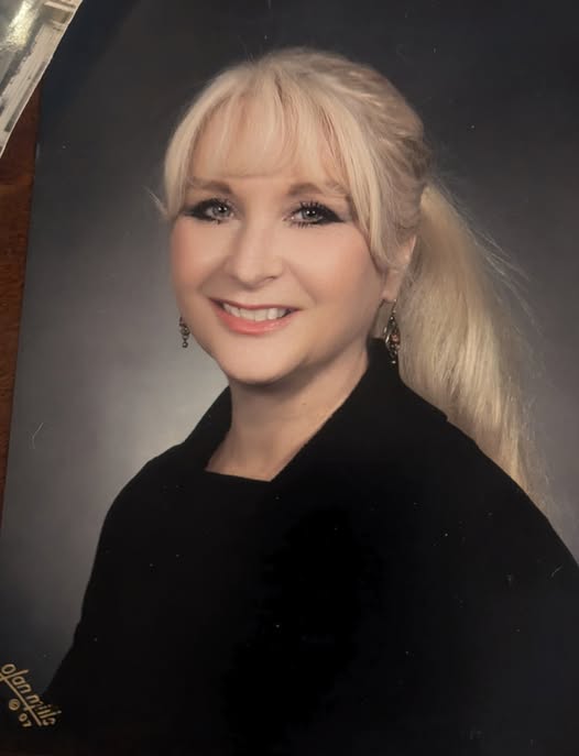 Mrs Joyce , Beloved Mother and Pillar of Strength, Passes Away